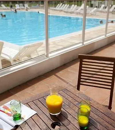 Pierre & Vacances La Du Golf דוביל